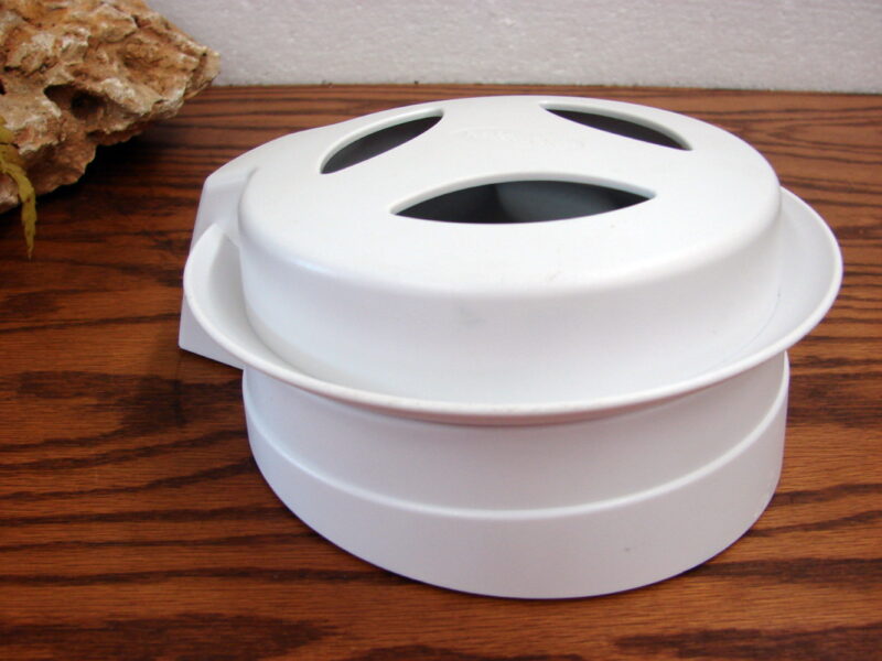 Original Pampered Chef Spring Loaded Hamburger Press Hinged Lid, Moose-R-Us.Com Log Cabin Decor