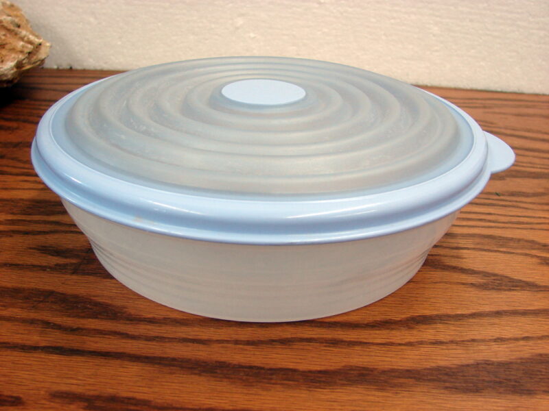 Vintage Tupperware #5315 Periwinkle Blue Stuffables Expanding Lid, Moose-R-Us.Com Log Cabin Decor