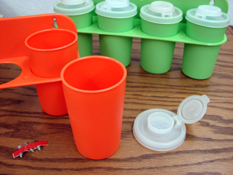 Vintage Tupperware 1970&#8217;s Wall Mount Spice Rack w/ Flip Shaker Lids Orange Green, Moose-R-Us.Com Log Cabin Decor