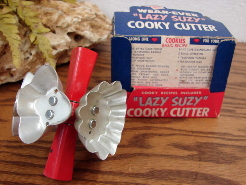 Vintage Wear Ever Lazy Suzy Rolling Cookie Cutter Recipes Original Box, Moose-R-Us.Com Log Cabin Decor