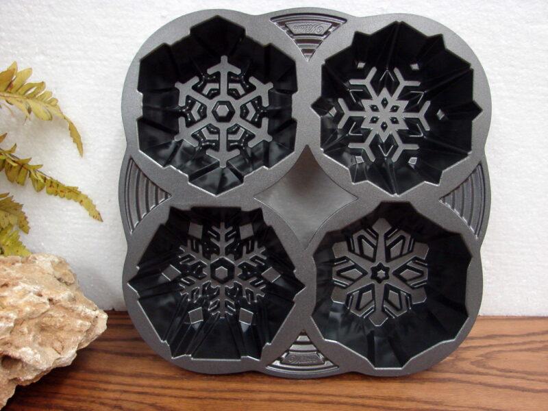 Wilton Dimensions Snowflake Cake Pan 4 Cavity/Styles Bakeware, Moose-R-Us.Com Log Cabin Decor