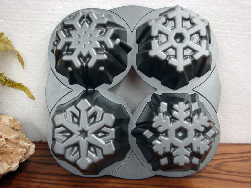 Wilton Dimensions Snowflake Cake Pan 4 Cavity/Styles Bakeware, Moose-R-Us.Com Log Cabin Decor