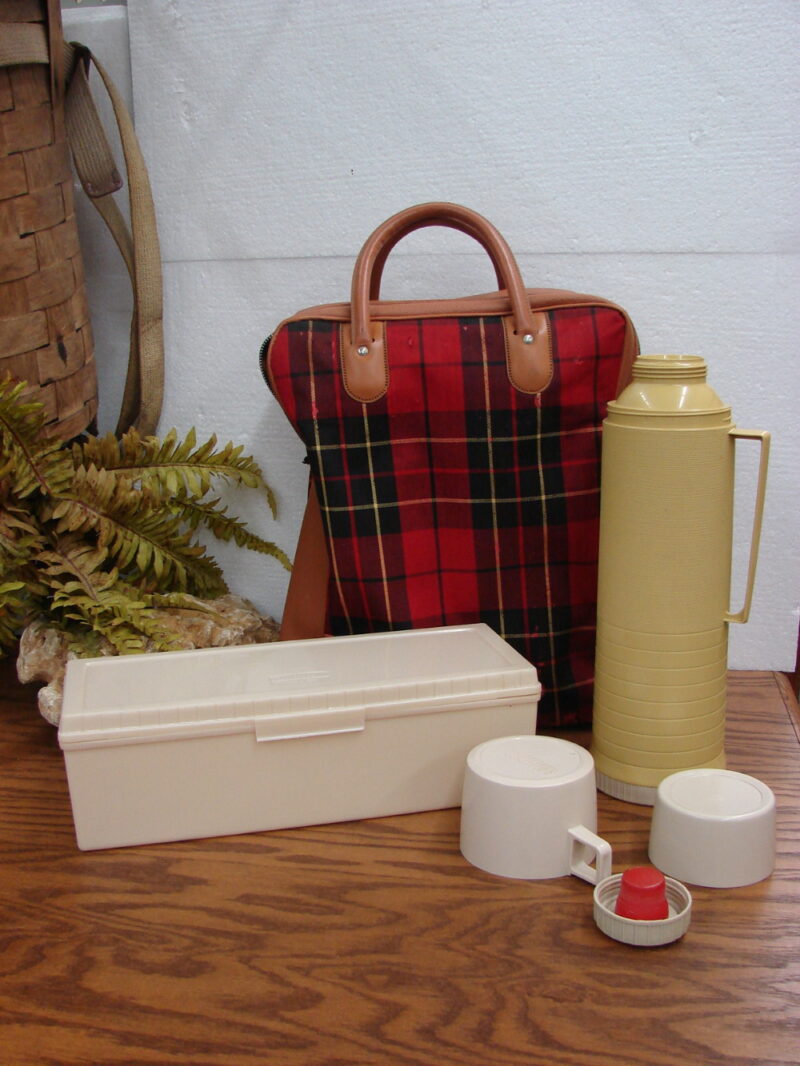 Vintage Red Black Plaid Aladdin Industries Lunch Box Thermos Bag, Moose-R-Us.Com Log Cabin Decor