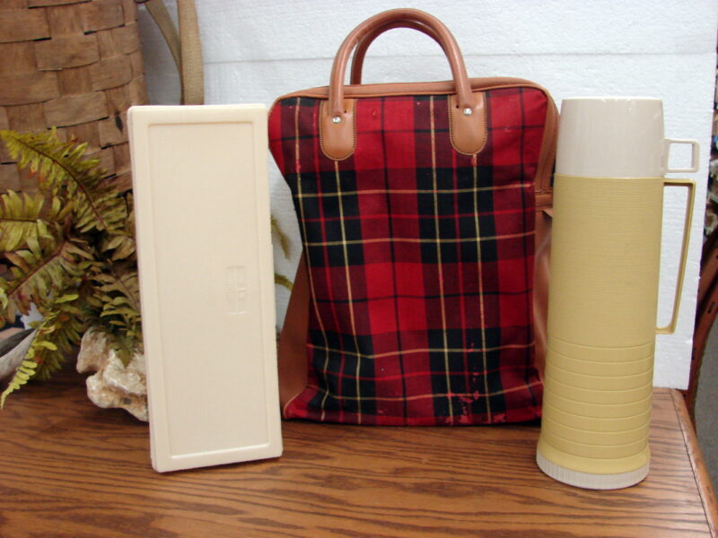 Vintage Red Black Plaid Aladdin Industries Lunch Box Thermos Bag, Moose-R-Us.Com Log Cabin Decor