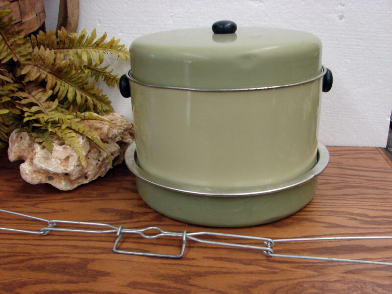 Vintage Avocado 1950&#8217;s Retro Kitchen Triple Bakery Cake Pie Carrier Tin Metal, Moose-R-Us.Com Log Cabin Decor