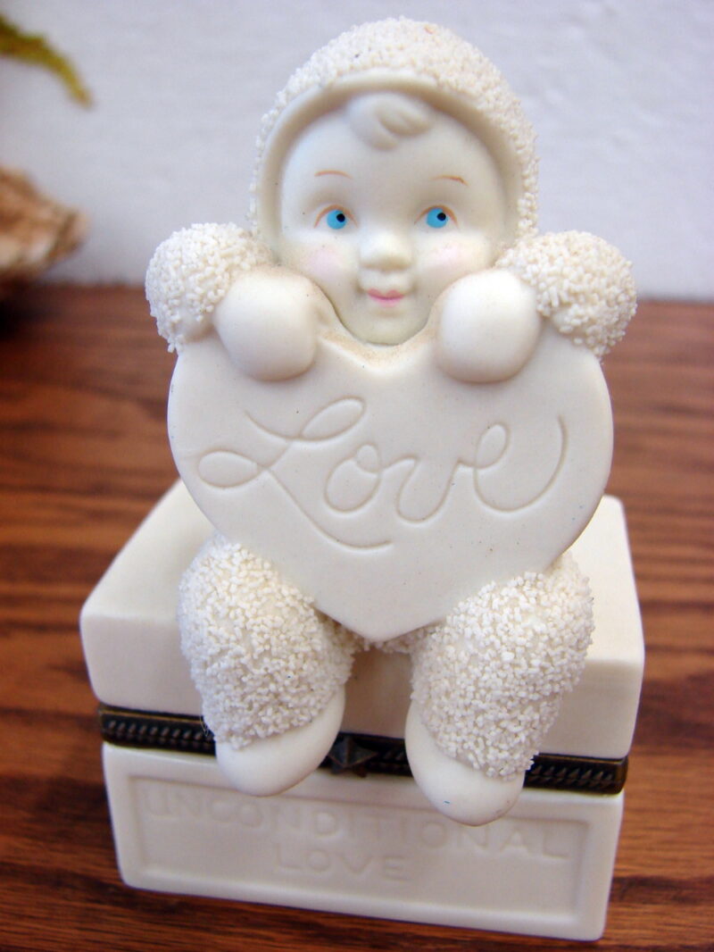 Dept. 56 Snowbabies Unconditional Love Trinket Box 2001, Moose-R-Us.Com Log Cabin Decor