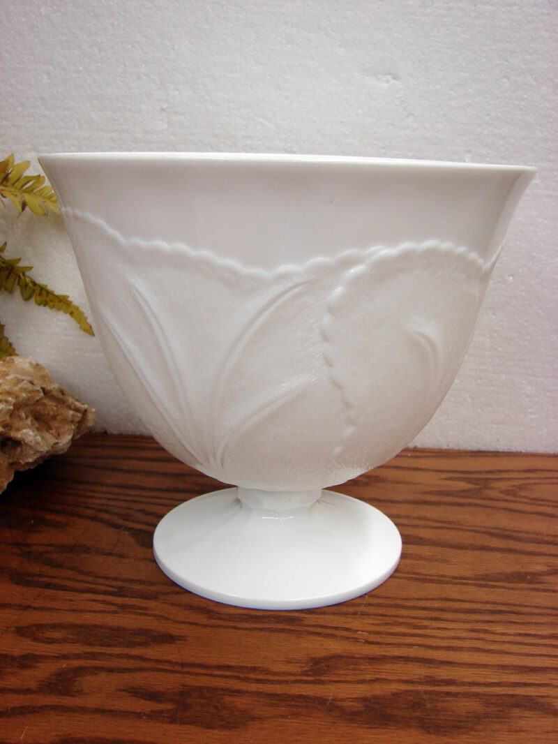 Vintage Indiana Glass Milk Glass Pebble Leaf Footed Serving Punch Bowl, Moose-R-Us.Com Log Cabin Decor