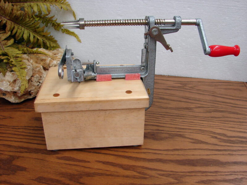 Original Pampered Chef Apple Peeler Corer with Wood Stand, Moose-R-Us.Com Log Cabin Decor