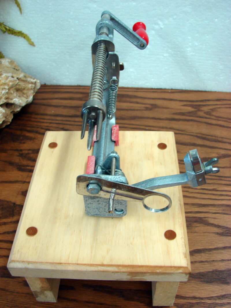 Original Pampered Chef Apple Peeler Corer with Wood Stand, Moose-R-Us.Com Log Cabin Decor