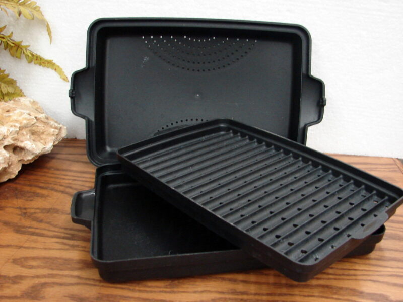 Original Pampered Chef Black Shallow Rectangular Microwave Cooker Bacon Steamer #1146, Moose-R-Us.Com Log Cabin Decor