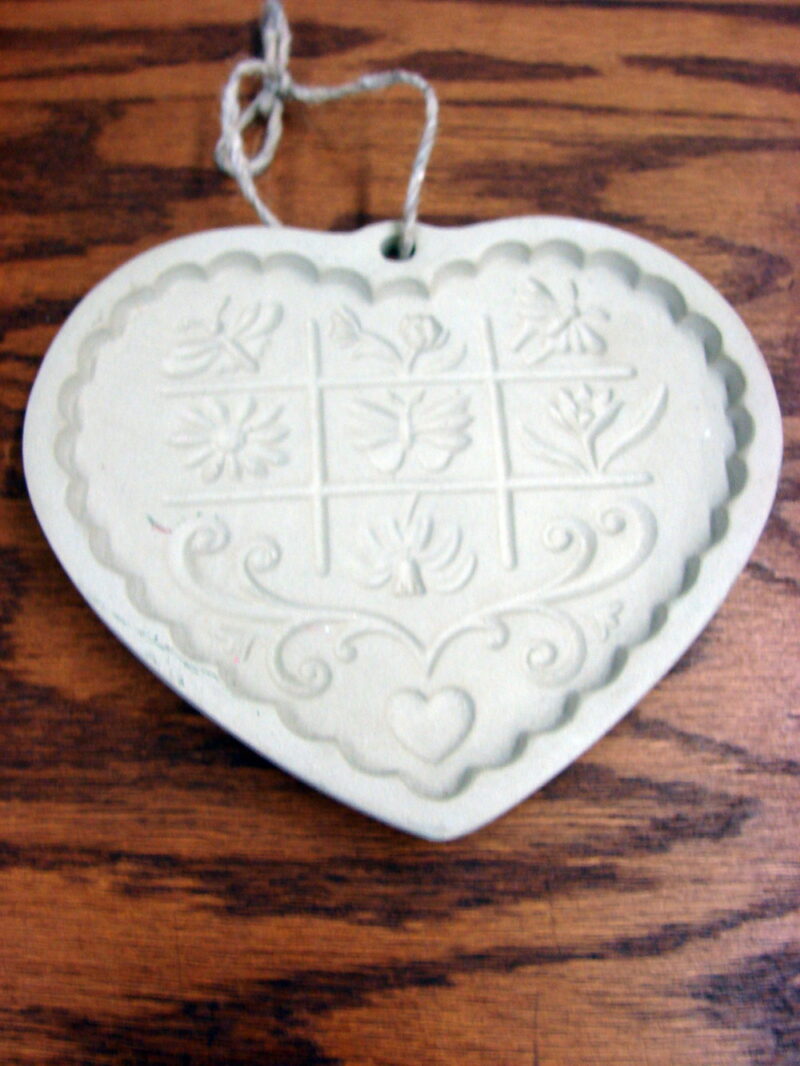 Original Pampered Chef Gardens of the Heart Stoneware Cookie Mold, Moose-R-Us.Com Log Cabin Decor