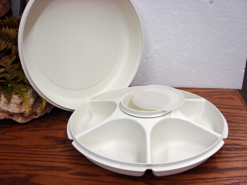 Vintage Tupperware #1667 1666 1665 Divided Serving Tray w/ Lid 4 Pc Set, Moose-R-Us.Com Log Cabin Decor