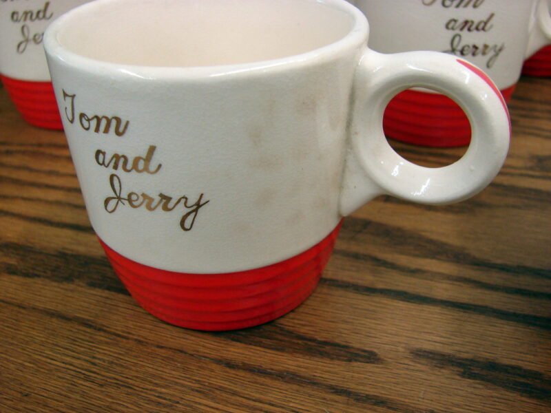 Vintage 1940&#8217;s Universal Potteries Tom &#038; Jerry Eggnog Red/White Mug Set/8, Moose-R-Us.Com Log Cabin Decor