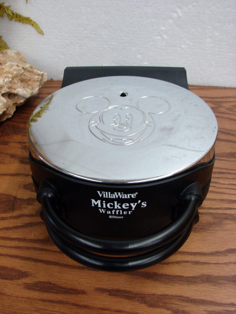 VillaWare Electric Disney Mickey Mouse Waffler Single #5555, Moose-R-Us.Com Log Cabin Decor