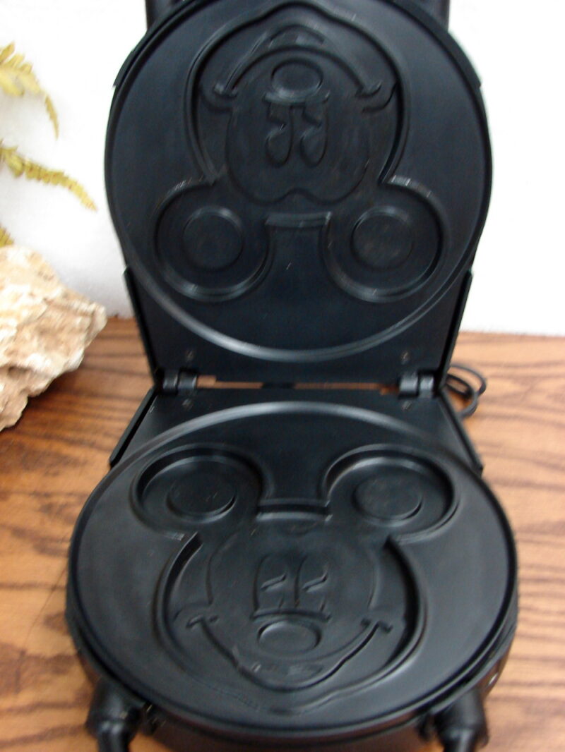 VillaWare Electric Disney Mickey Mouse Waffler Single #5555, Moose-R-Us.Com Log Cabin Decor