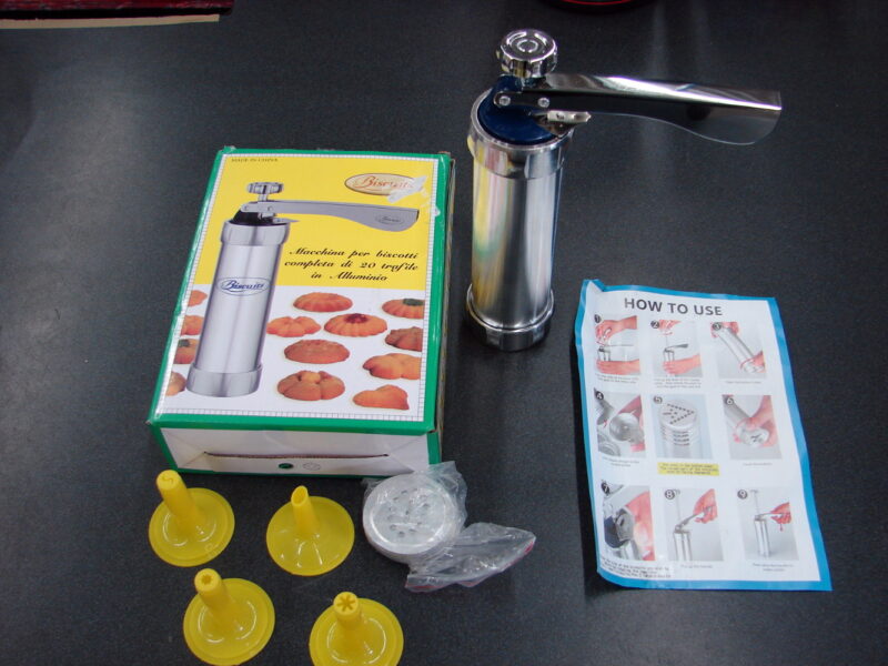 Metal Biscuit Maker Cookie Press &#038; Icing Kit Model NIB 20 Discs +, Moose-R-Us.Com Log Cabin Decor