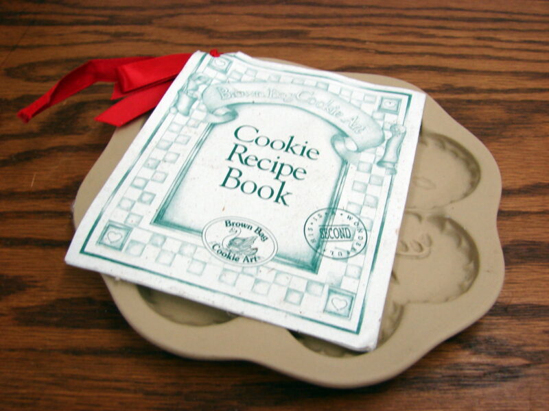 1994 Brown Bag Cookie Art Stoneware Four Hearts Cookie Mold Seconds w/ Recipes, Moose-R-Us.Com Log Cabin Decor