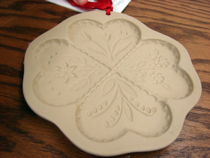 1994 Brown Bag Cookie Art Stoneware Four Hearts Cookie Mold Seconds w/ Recipes, Moose-R-Us.Com Log Cabin Decor