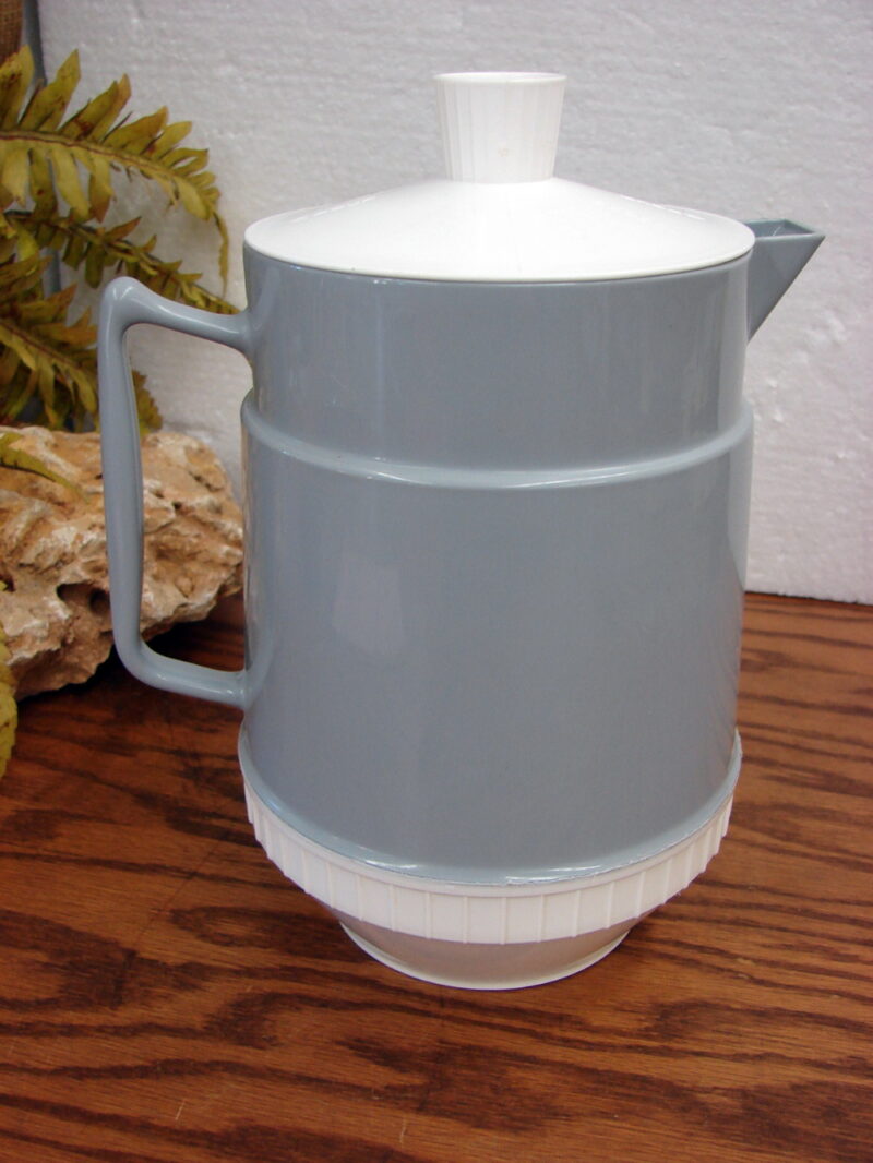 Vintage Retro MCM Delta Airlines Coffee Water Pitcher Grey/White 7 cups MAD MEN, Moose-R-Us.Com Log Cabin Decor