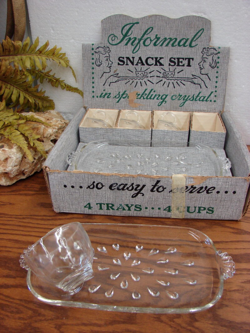 Vintage Hazel Atlas Teardrop Informal Snack Set in Box 4 Trays 4 Cups, Moose-R-Us.Com Log Cabin Decor