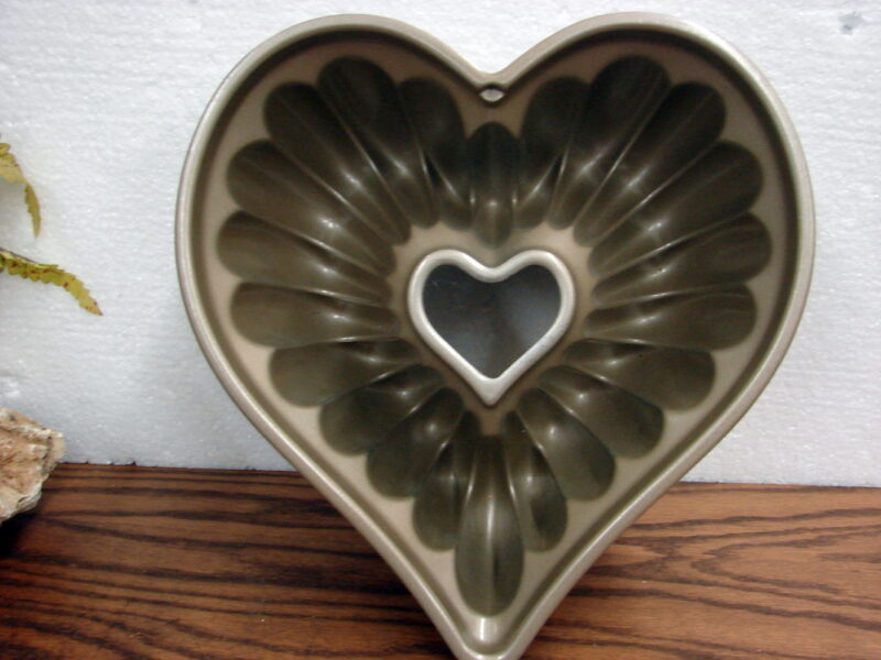 Nordic Ware Large Elegant Heart Bundt Pan 10 Cup Cast Aluminum, Moose-R-Us.Com Log Cabin Decor