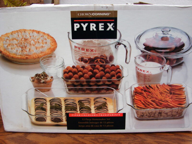 Vintage PYREX 12 Piece Homemakers Set Original Box Baking Casserole Loaf, Moose-R-Us.Com Log Cabin Decor