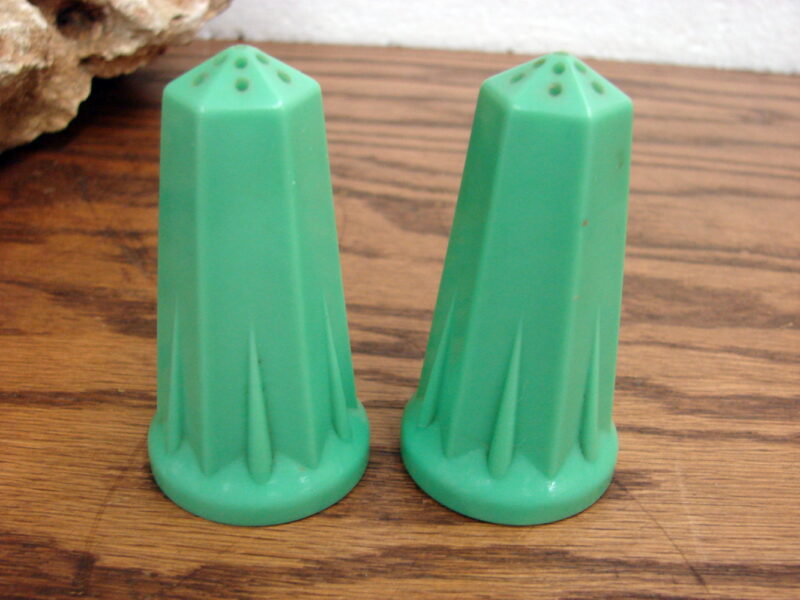 Vintage Richelain USA Bakelite Green Rocket Style Salt Pepper Shakers, Moose-R-Us.Com Log Cabin Decor