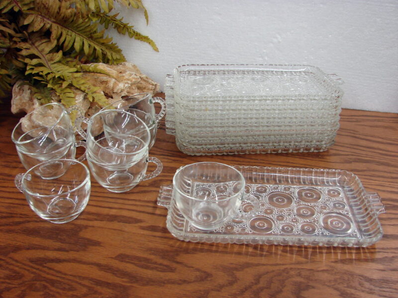 Vintage Anchor Hocking Anchorglass Serva Snack Bubbles Snack Set 16 pcs, Moose-R-Us.Com Log Cabin Decor