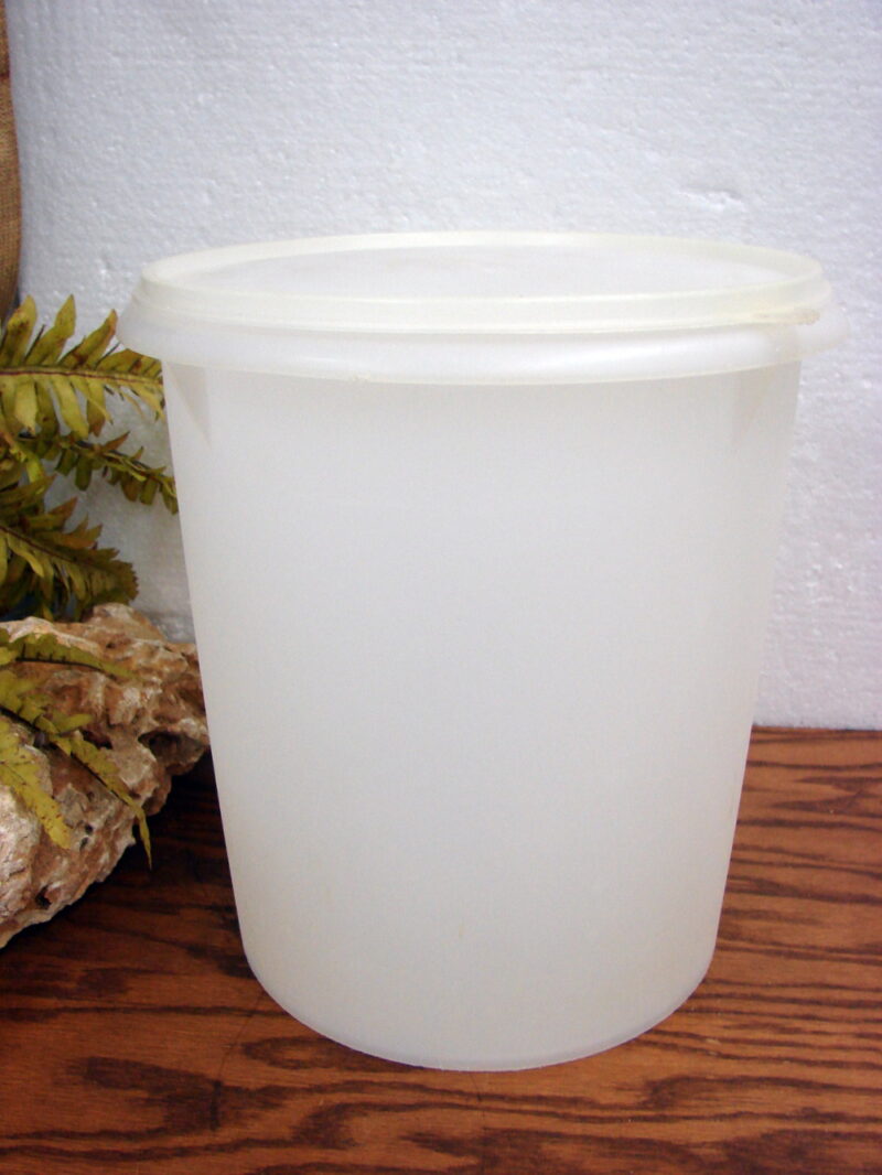 Vintage Tupperware Large White Storage Container #255 w/ Lid, Moose-R-Us.Com Log Cabin Decor