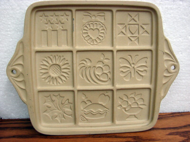 Pampered Chef Round up from the Heart 2000 Stoneware Cookie Mold, Moose-R-Us.Com Log Cabin Decor