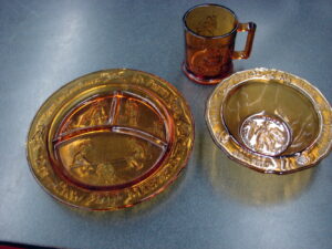 Vintage Akro Agate Sierra Set Doric Pansy Depression Glass Toy Play Set USA, Moose-R-Us.Com Log Cabin Decor