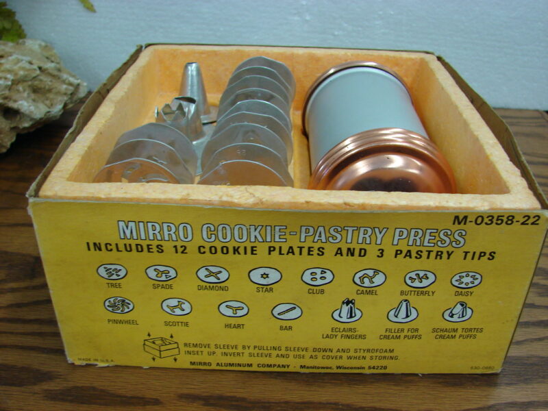 Vintage Mirro Cookie Pastry Press 12 Discs 3 Pastry Tips Original Box, Moose-R-Us.Com Log Cabin Decor