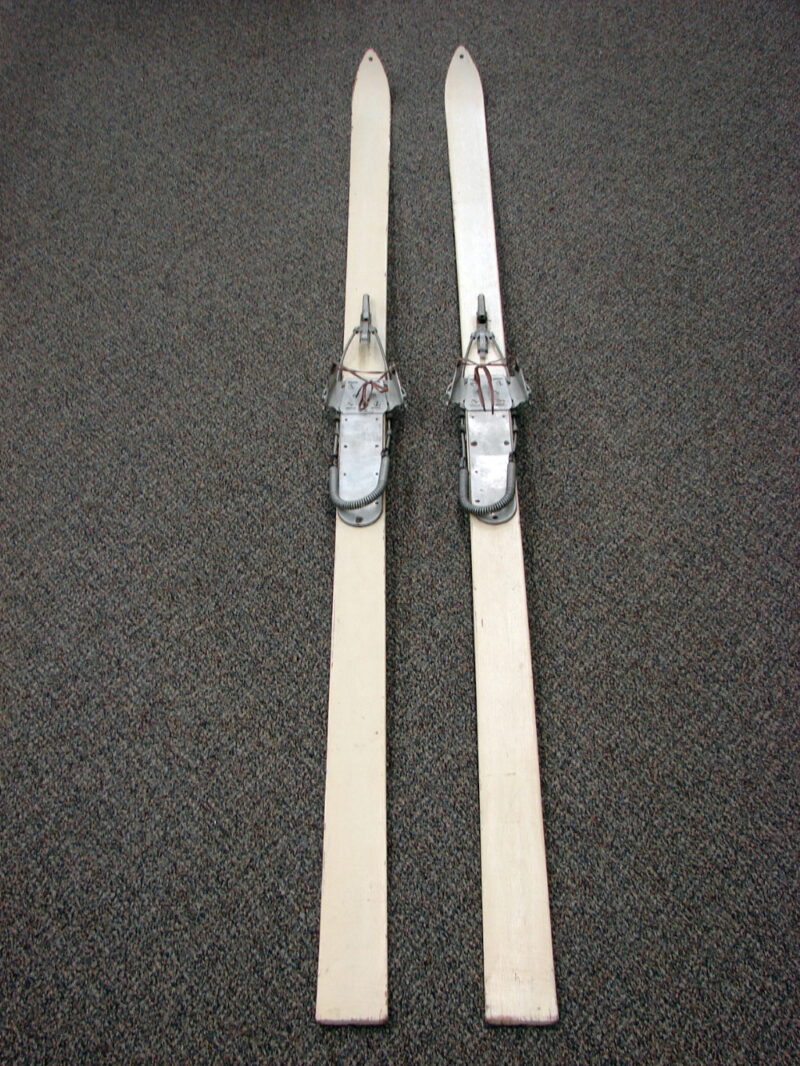 Vintage SL Allen Wood Snow Skis WWII 10th Mountain Division 1943 w/ Bindings, Moose-R-Us.Com Log Cabin Decor