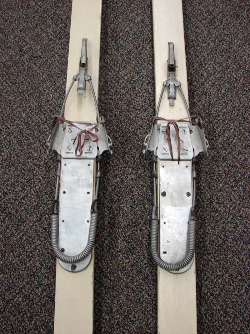 Vintage SL Allen Wood Snow Skis WWII 10th Mountain Division 1943 w/ Bindings, Moose-R-Us.Com Log Cabin Decor