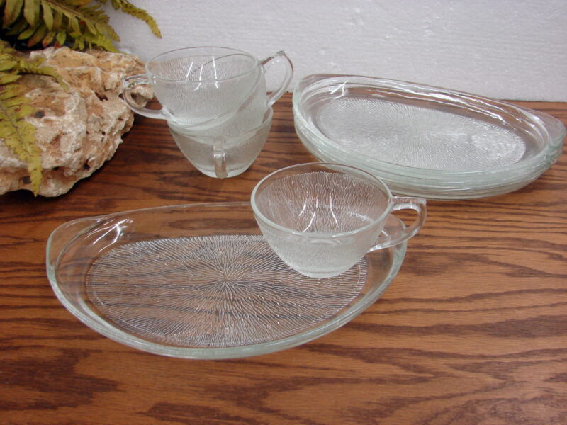 Vintage Hazel Atlas Icelandic Textured Snack Set Tray Plate and Mugs Set/4, Moose-R-Us.Com Log Cabin Decor