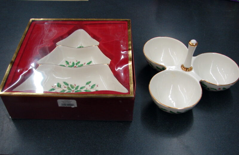 Lenox Holiday 3 Part Condiment Server Holly Gold Trim Center Handle Nuts Candy, Moose-R-Us.Com Log Cabin Decor