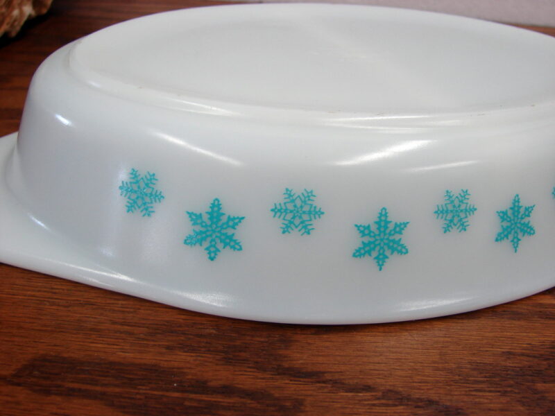 Vintage PYREX White with Turquoise Snowflake Divided 1 1/2 Quart Dish, Moose-R-Us.Com Log Cabin Decor