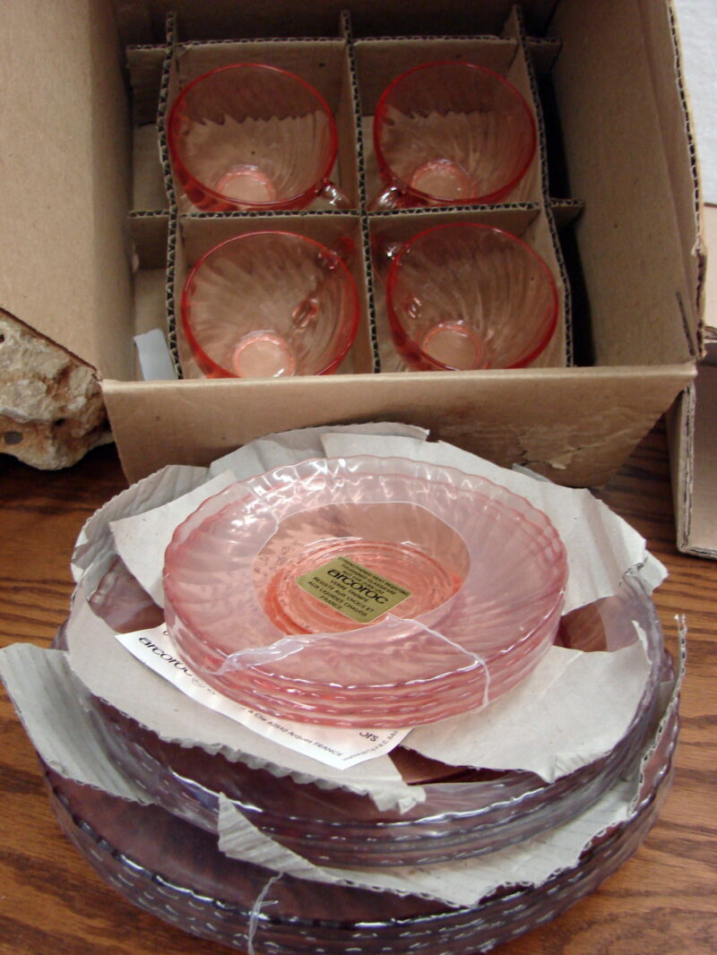 Brand New Arcoroc France Rosaline Vaisselle Pink Swirl 16 Pc Dinnerware Set, Moose-R-Us.Com Log Cabin Decor