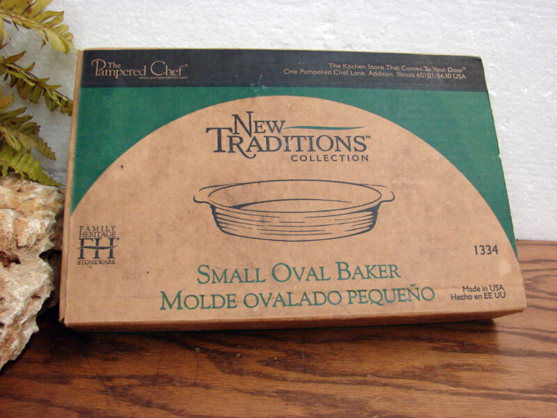 Pampered Chef 1334 Small Oval Baker Cranberry Stoneware w/ Box, Moose-R-Us.Com Log Cabin Decor