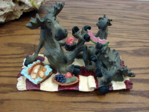 Retired Big Sky Carvers Mountain Mooses Phyllis Driscoll Moose Row Your Boat, Moose-R-Us.Com Log Cabin Decor