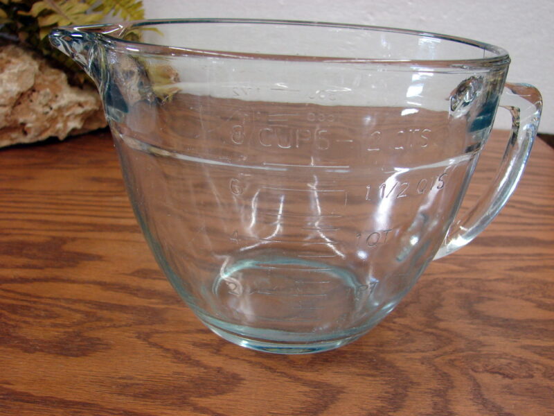 Pampered Chef 8 Cup 2 Quart Batter Bowl Measuring Cup, Moose-R-Us.Com Log Cabin Decor